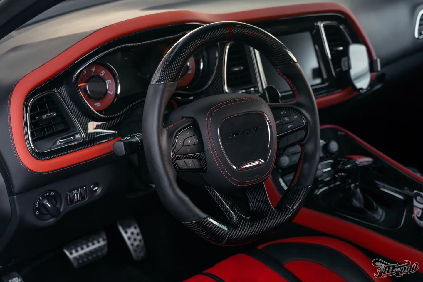 Вспомним большой проект по Dodge Challenger Hellcat?